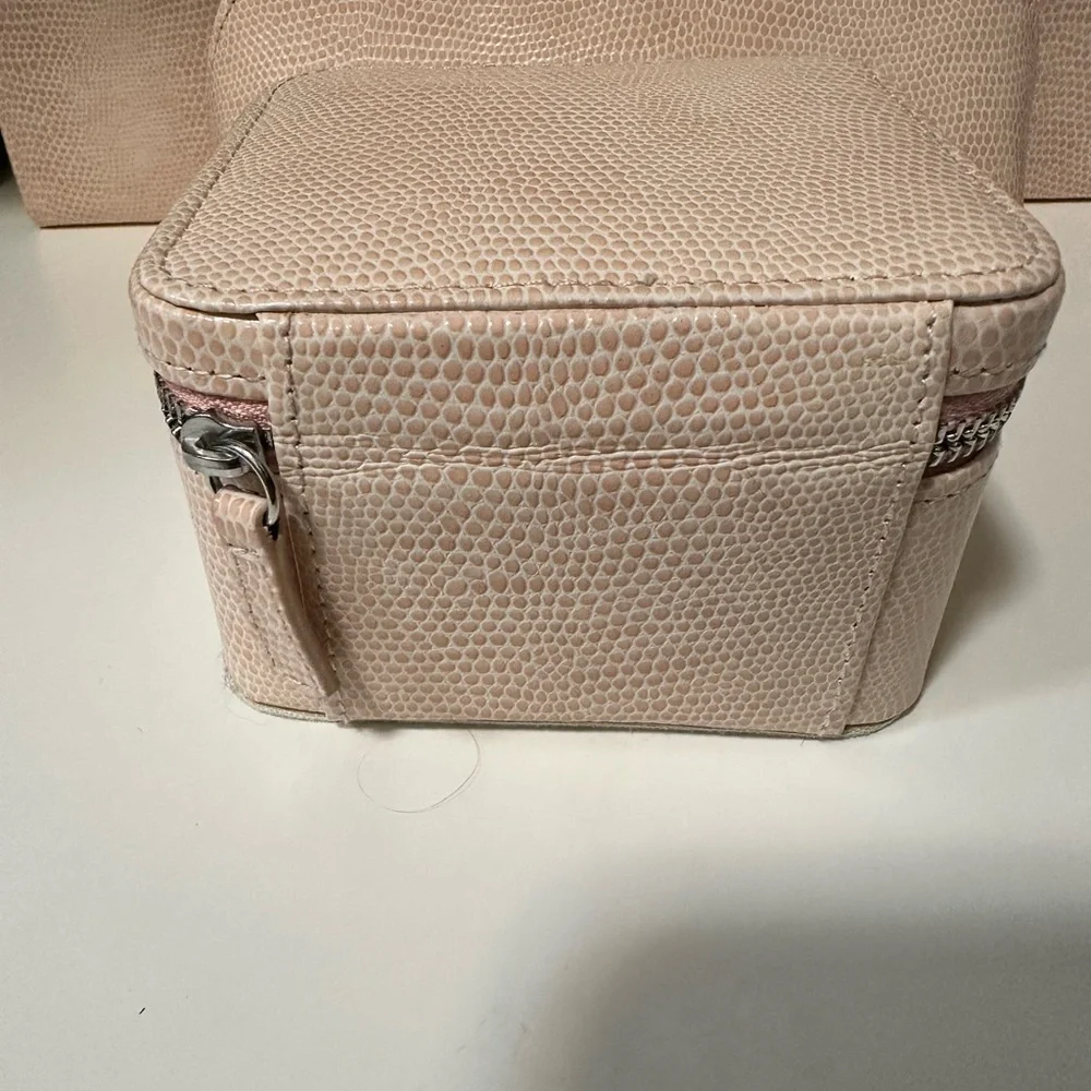 Pottery Barn Blush croco-style Leather Jewelry cube EXCELLENT CONDITION